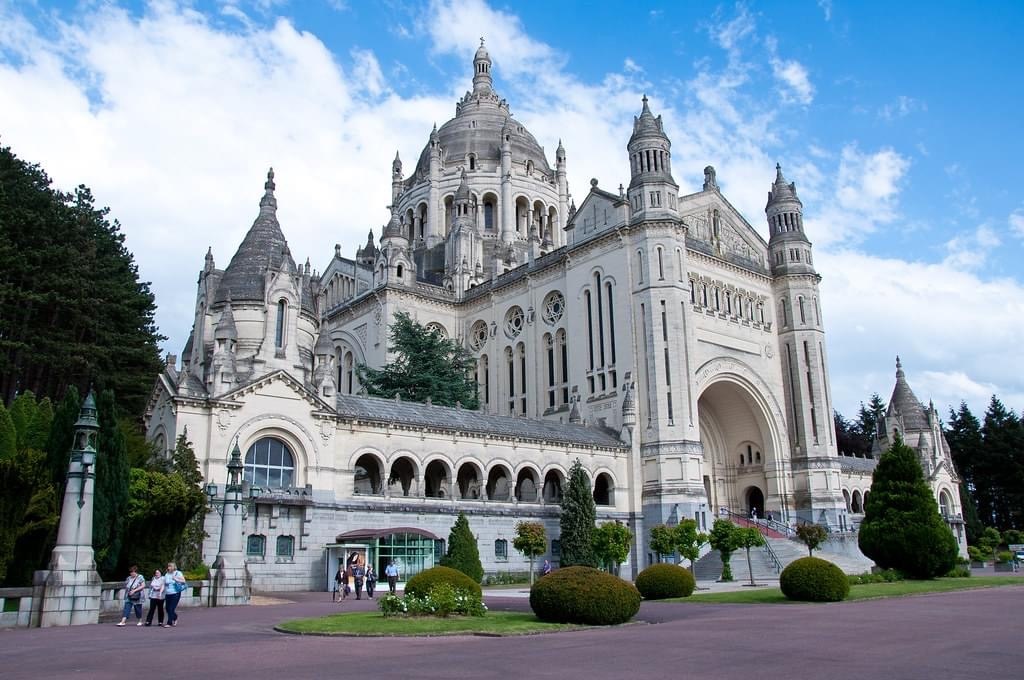 La Basilique Saint Thérèse de Lisieux